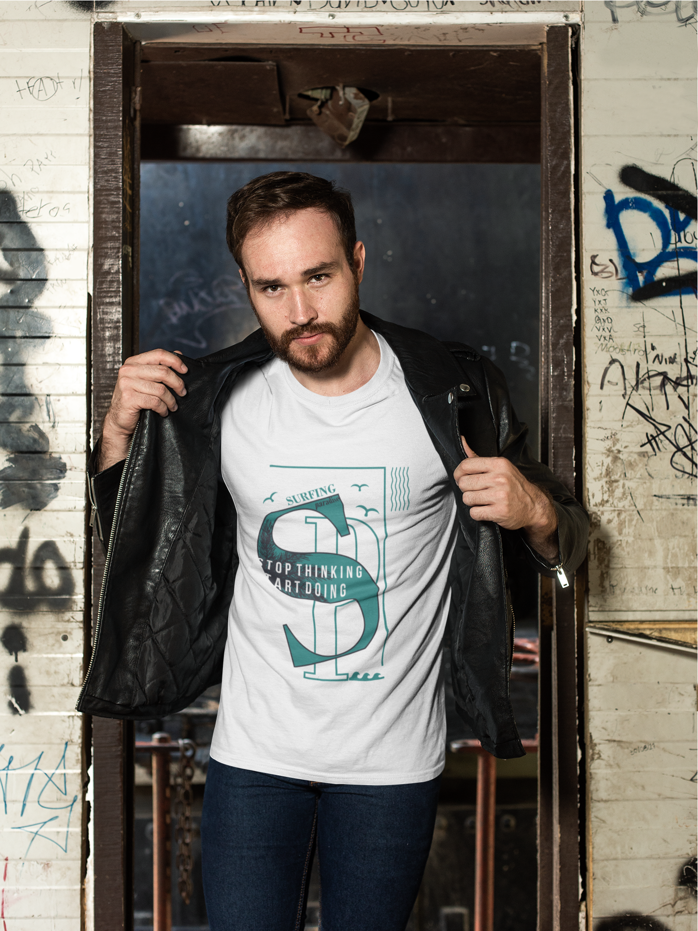White TUY t-shirt with a California-inspired graphic, regular fit for a laid-back, coastal style by Urbaxo